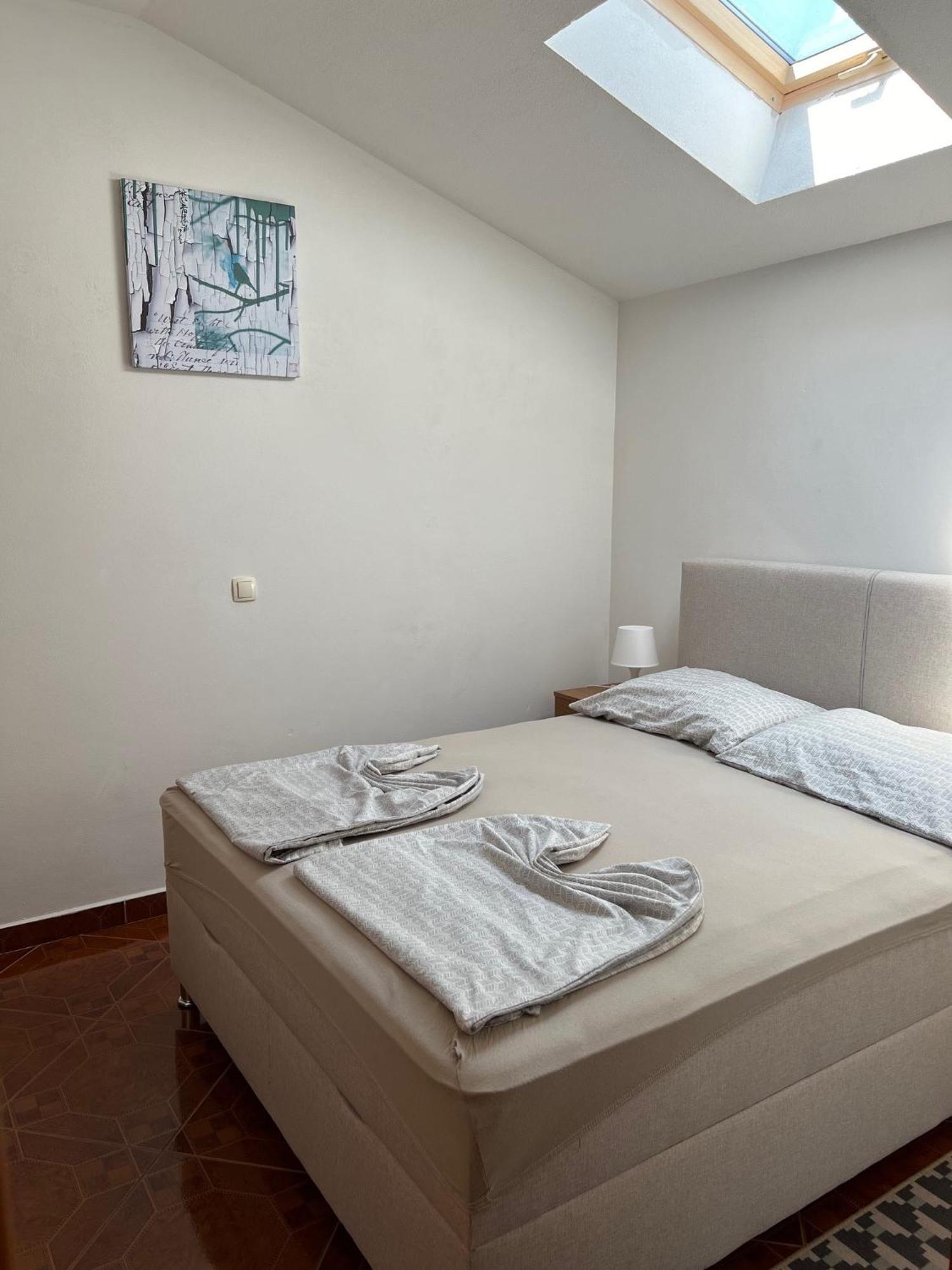 Guest House Laura Crveni Vrh Exteriér fotografie